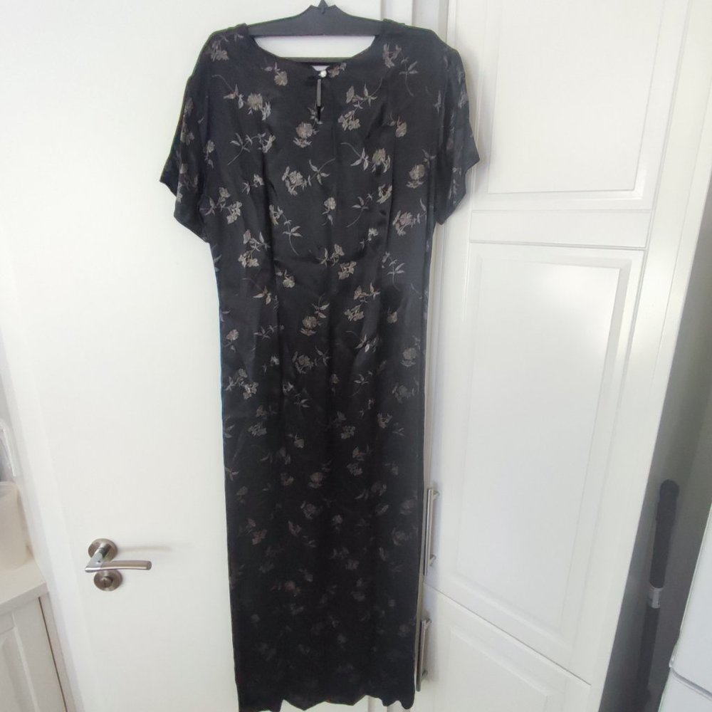 GAP Maxi Dress black with beige floral design woman's size 10